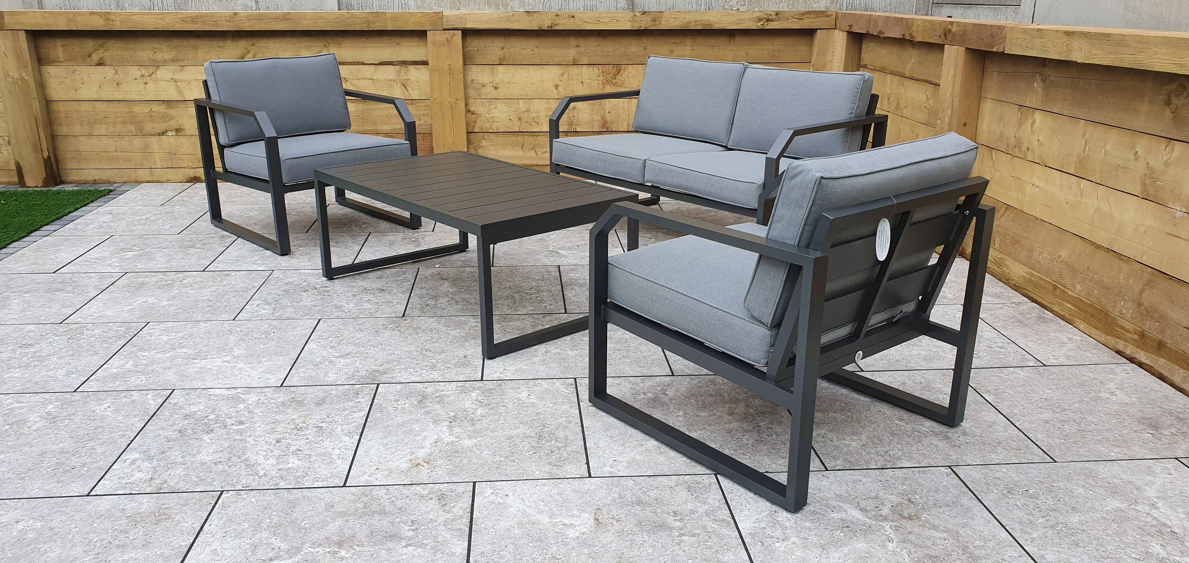 The New York Aluminium Sofa Set