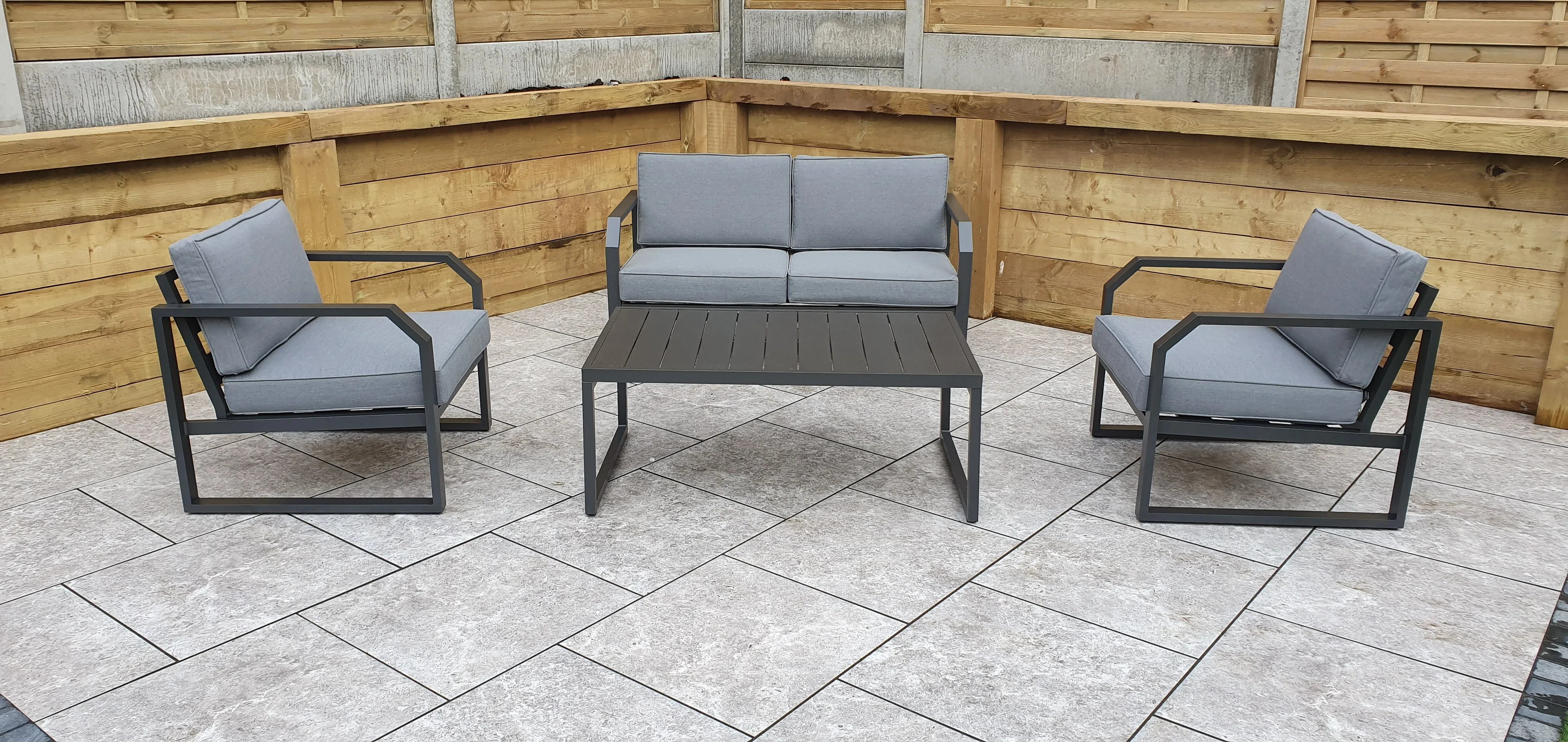 The New York Aluminium Sofa Set