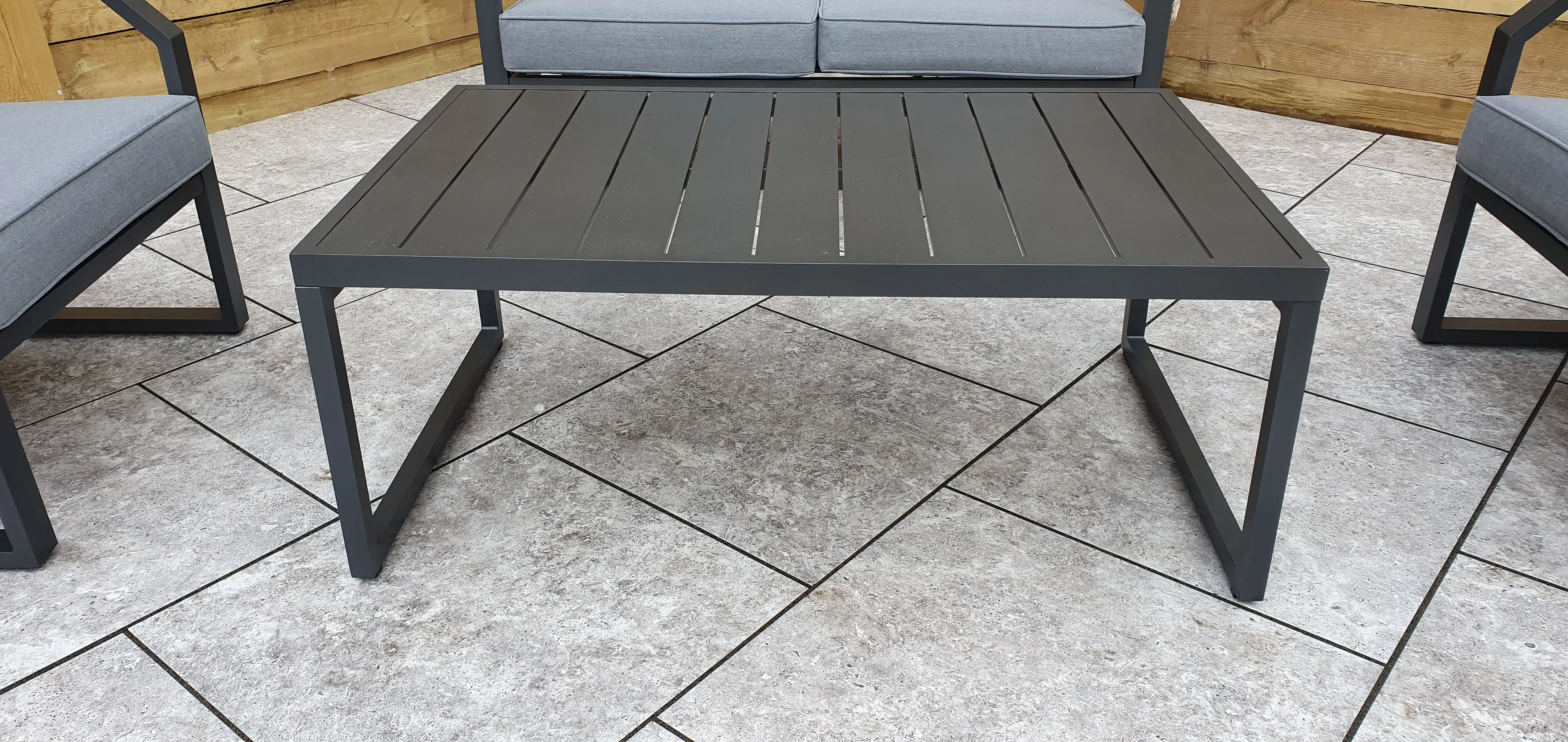The New York Aluminium Sofa Set