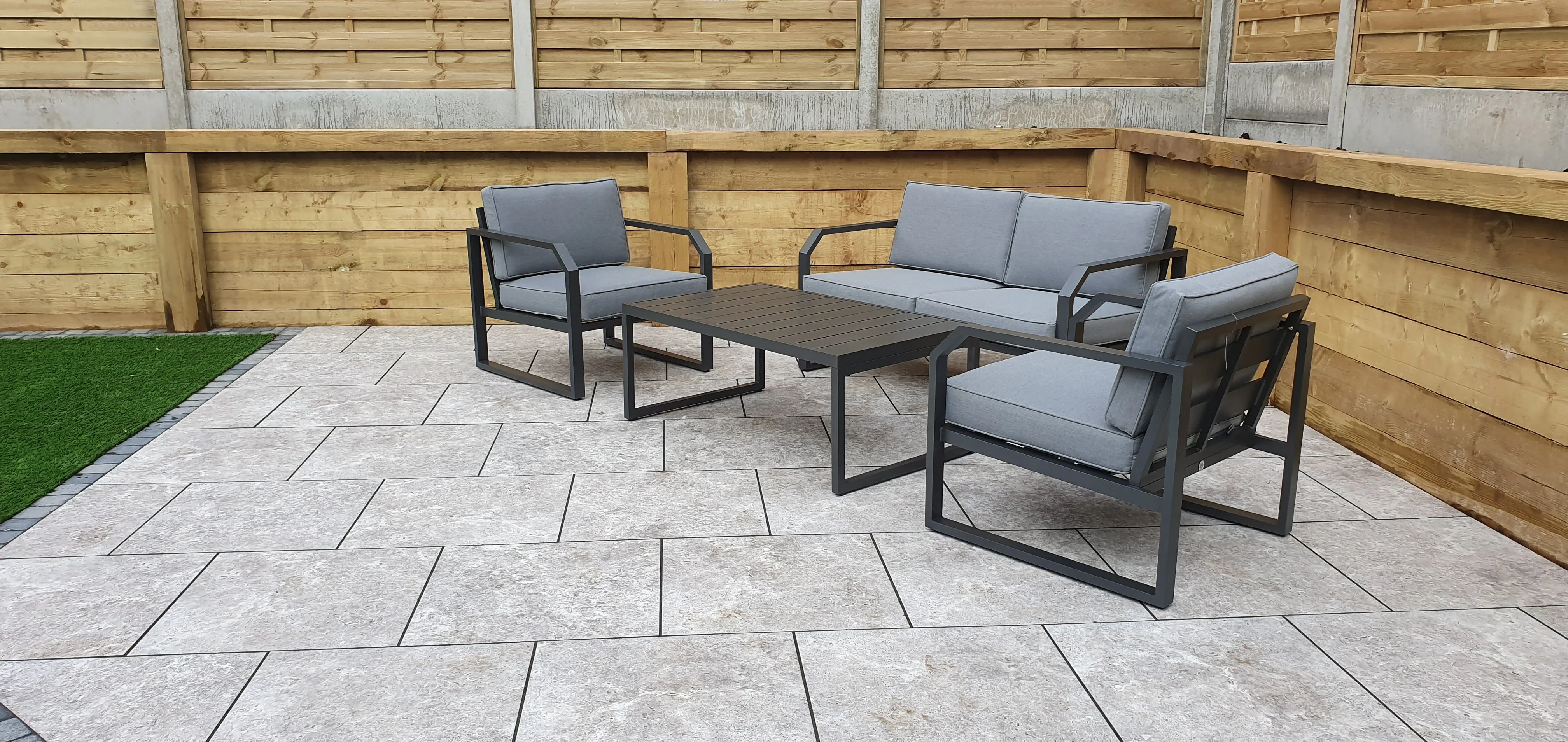 The New York Aluminium Sofa Set