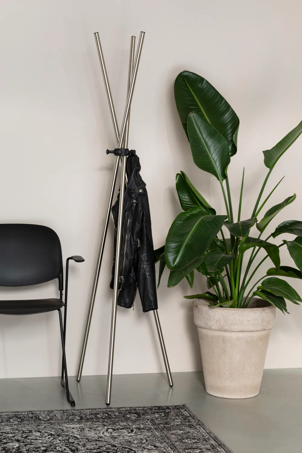 Tripod Metal Coat Rack | DF Darwin